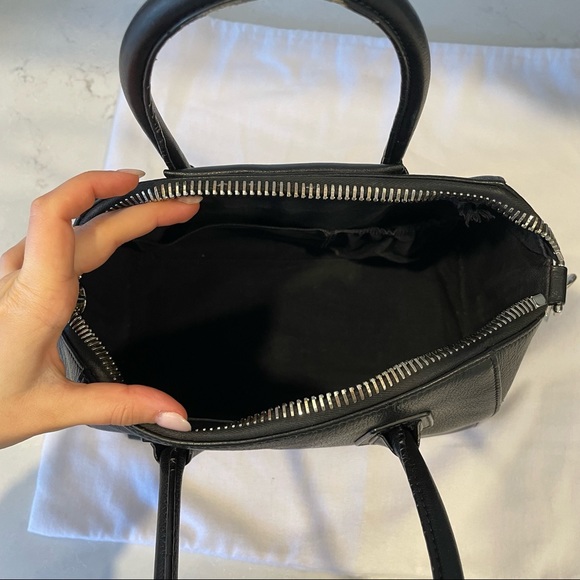 Beautiful Authentic Givenchy Antigona Small Sugar Goatskin Black Satchel Bag - Picture 7 of 13